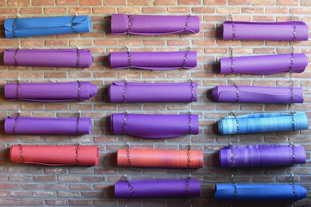 how to choose a yoga mat